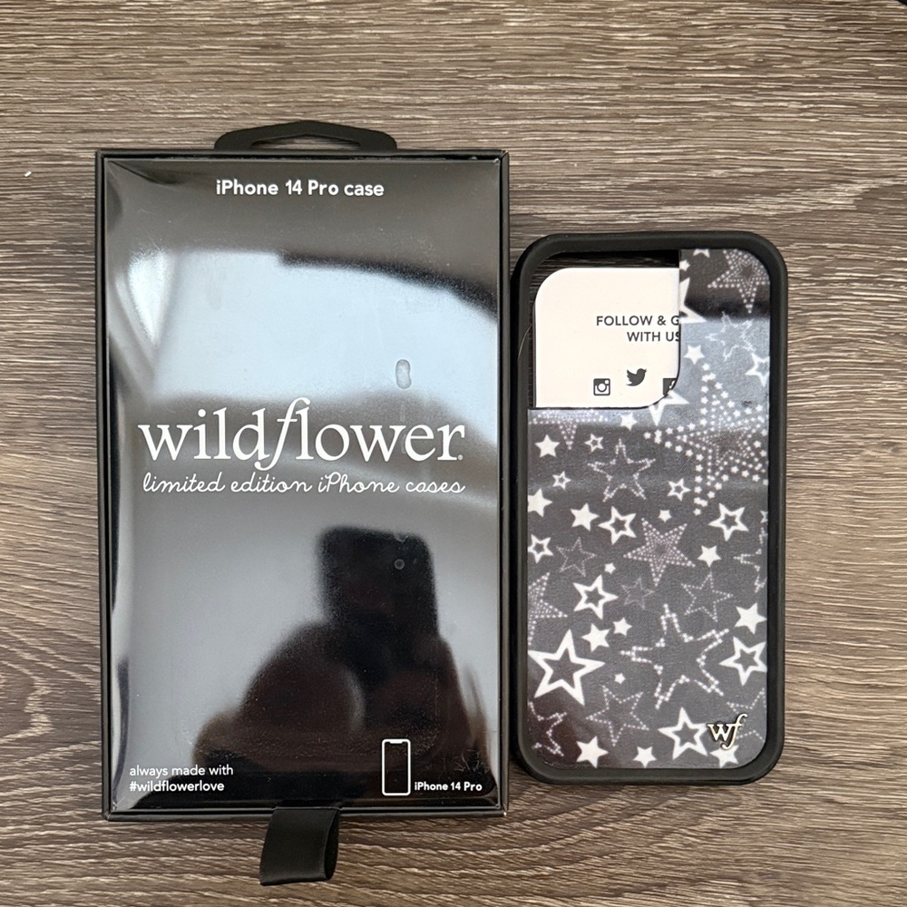 Wildflowers iPhone 14 Pro Case - Black and White Star Pattern